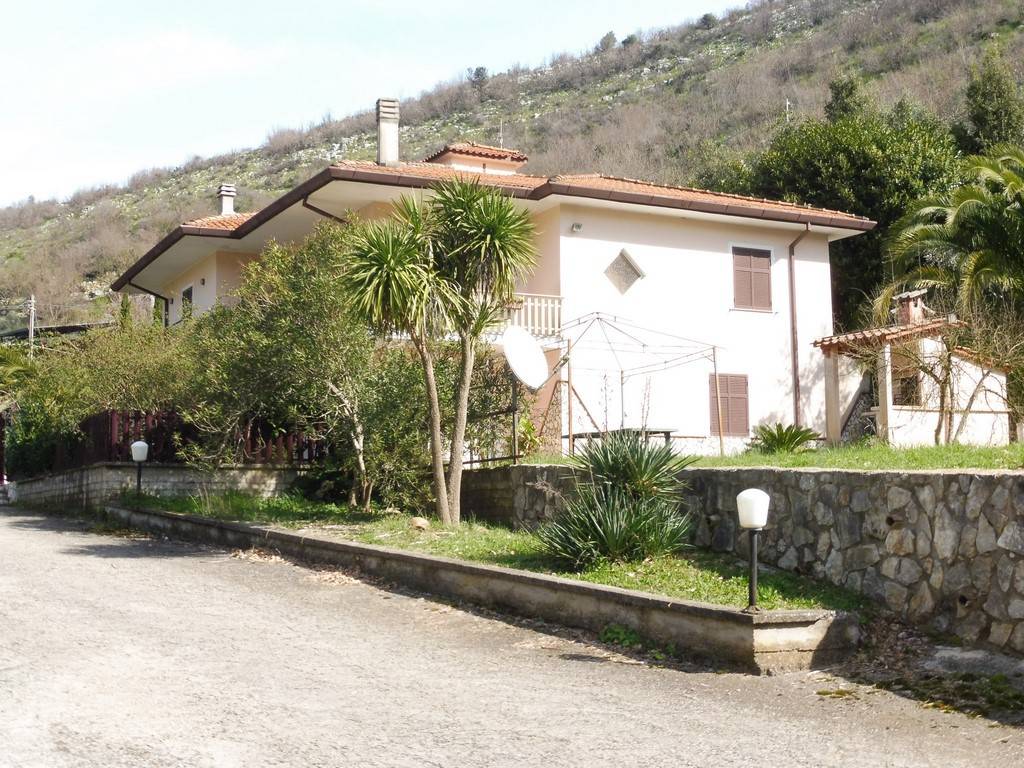 Villa bifamiliare via Vettia, Amaseno — foto 1